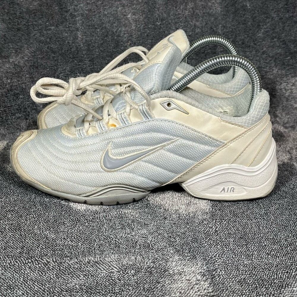 Nike Womens Athletic Shoes Gray Low Top Lace Up Mesh Sneaker size 6.5